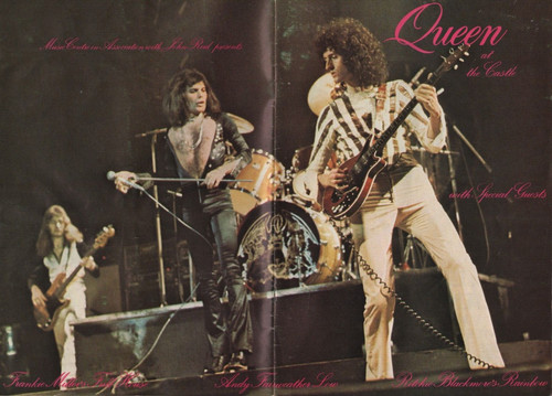 Queen the castle with - the,